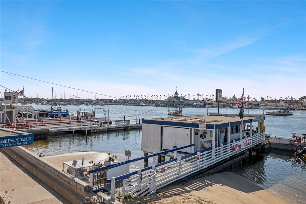 Newport Beach, CA 92662,404 S Bay Front