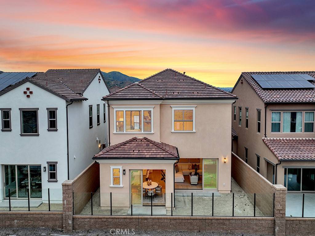123 Oakstone Irvine, CA 92618
