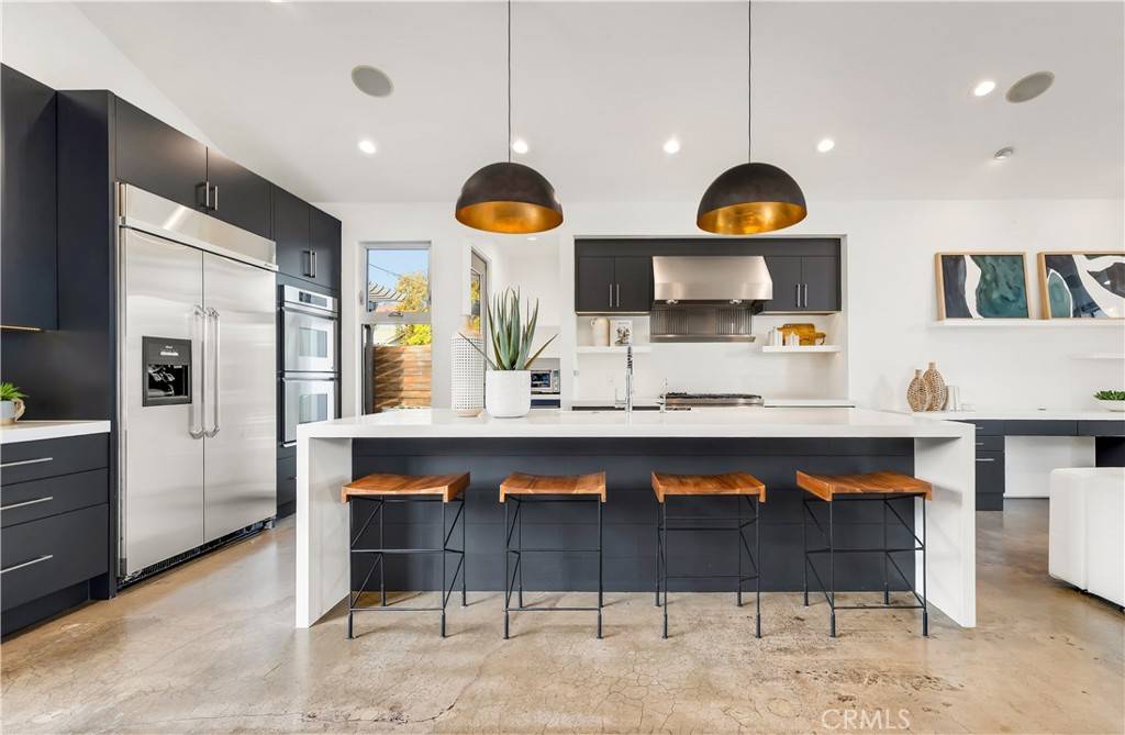 223 Robinhood PL Costa Mesa, CA 92627
