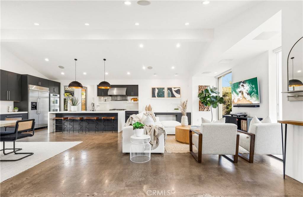 Costa Mesa, CA 92627,223 Robinhood PL
