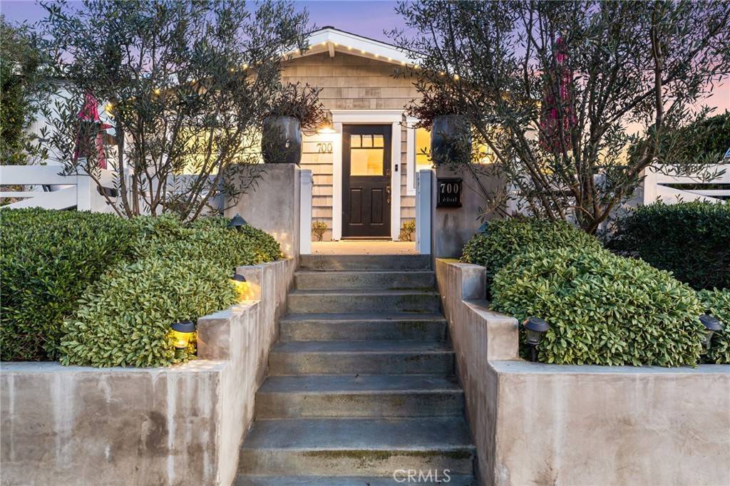 Corona Del Mar, CA 92625,700 Jasmine AVE
