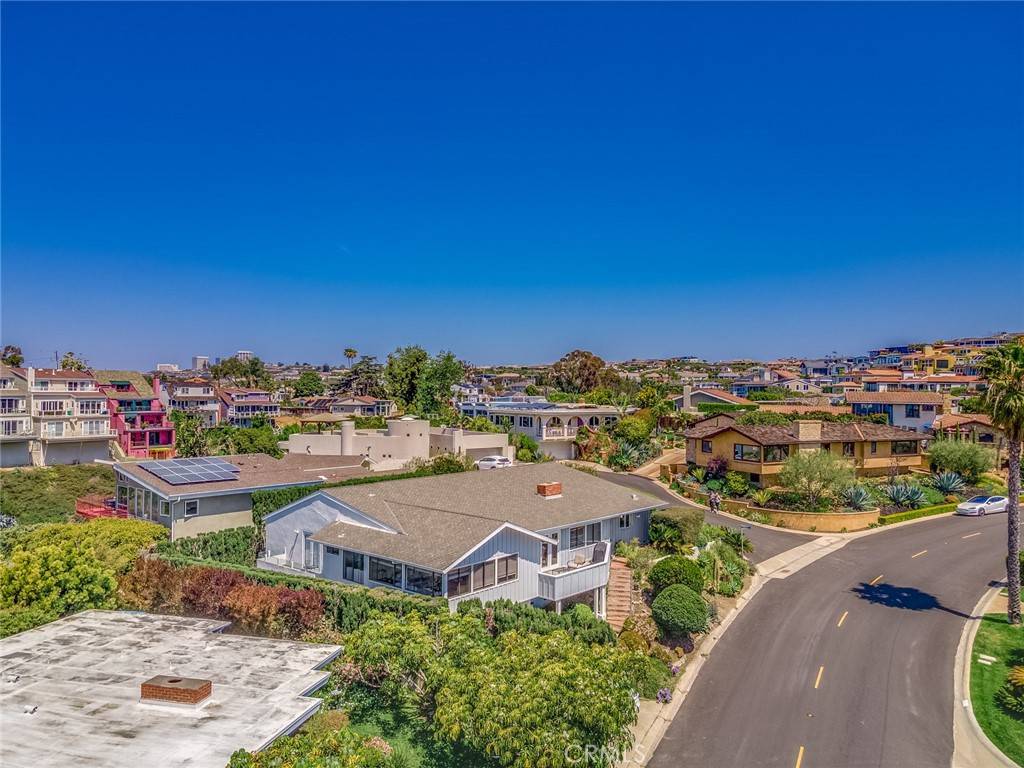 Corona Del Mar, CA 92625,400 Cortes CIR