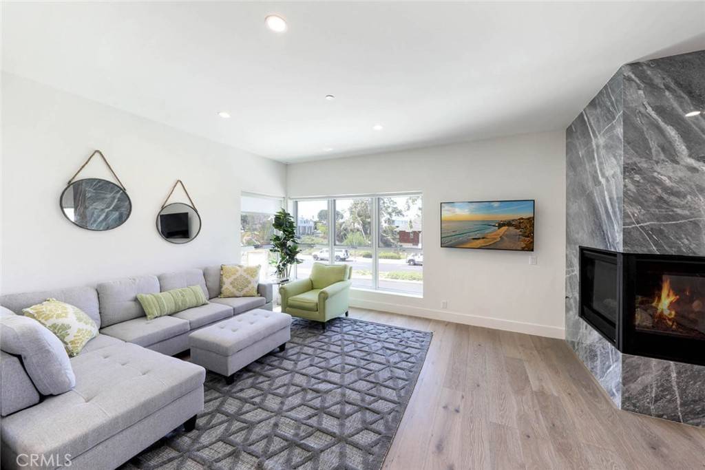 Corona Del Mar, CA 92625,3918 E Coast