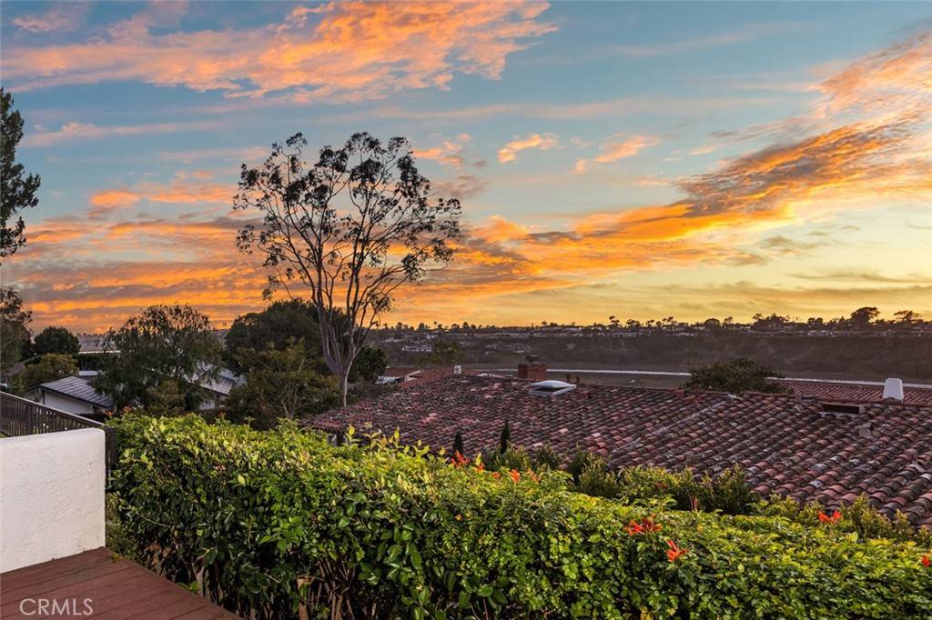 Newport Beach, CA 92660,304 Avenida Cumbre