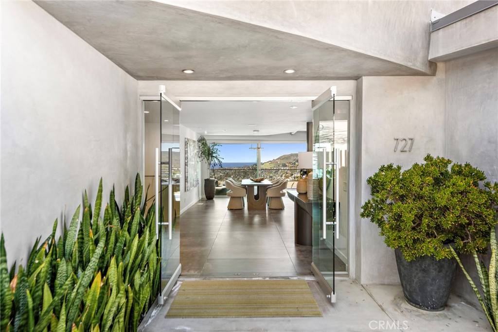 Laguna Beach, CA 92651,727 Bayview PL