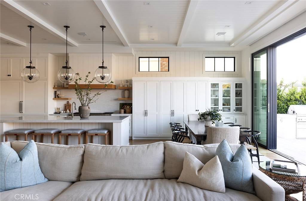 Newport Beach, CA 92660,624 Harbor Island DR