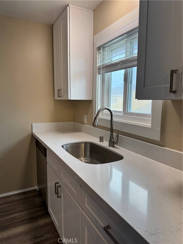 Costa Mesa, CA 92627,766 W wilson