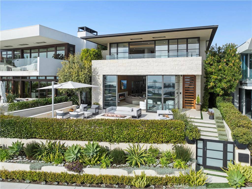 Corona Del Mar, CA 92625,2914 Ocean BLVD