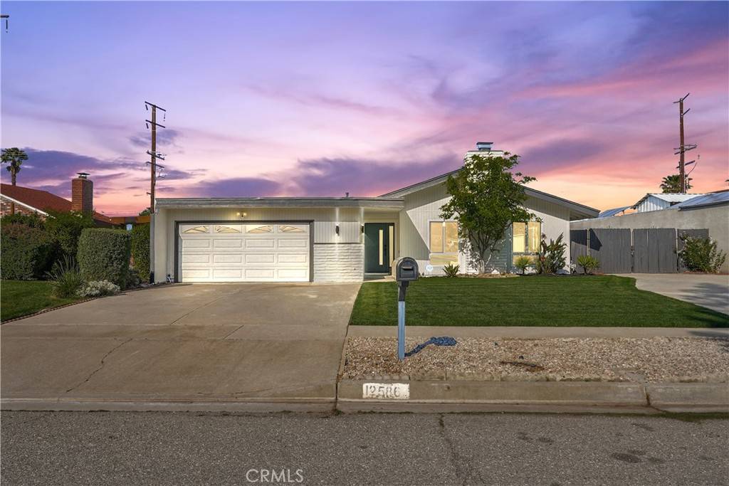 Grand Terrace, CA 92313,12586 Warbler AVE