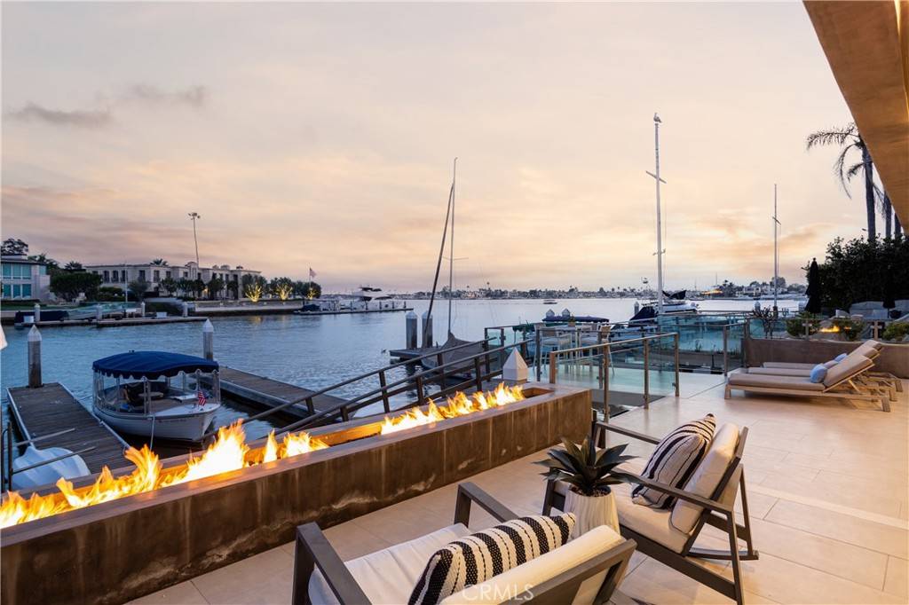 Newport Beach, CA 92660,30 Linda Isle