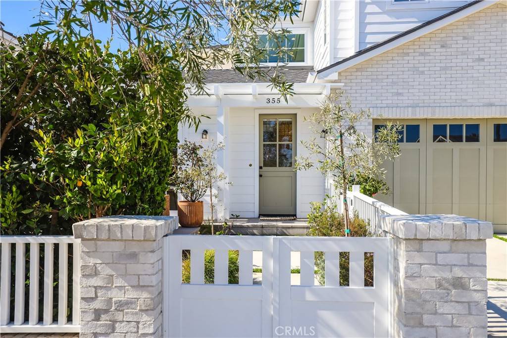 Costa Mesa, CA 92627,355 Rochester ST