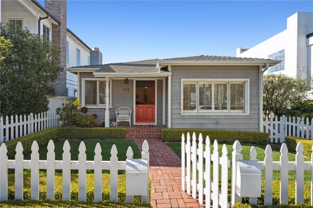 Corona Del Mar, CA 92625,425 Dahlia AVE
