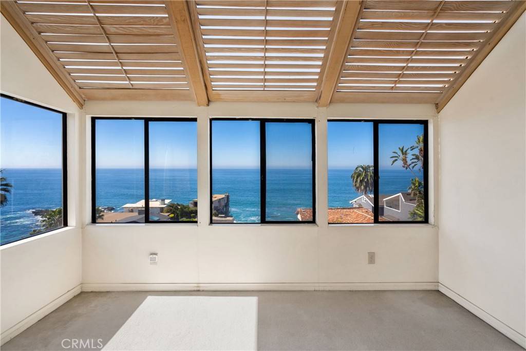Laguna Beach, CA 92651,31706 Seacliff DR