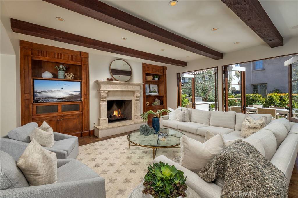 Newport Beach, CA 92663,208 Via Palermo
