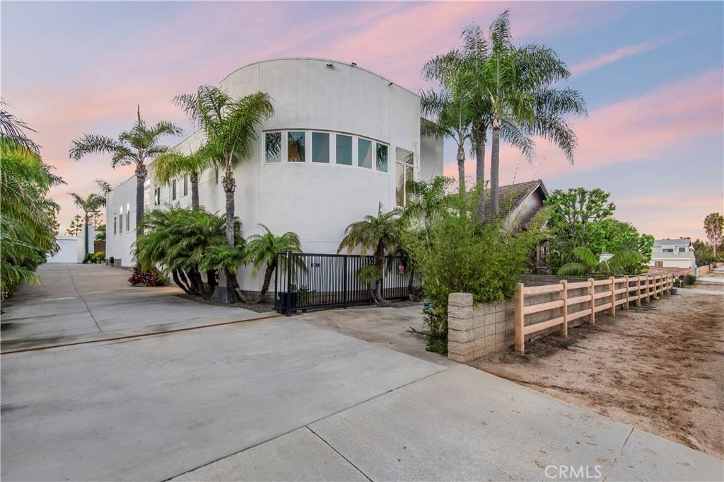 Newport Beach, CA 92660,20301 SW Cypress ST