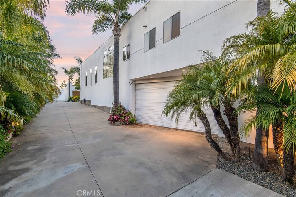 Newport Beach, CA 92660,20301 SW Cypress ST