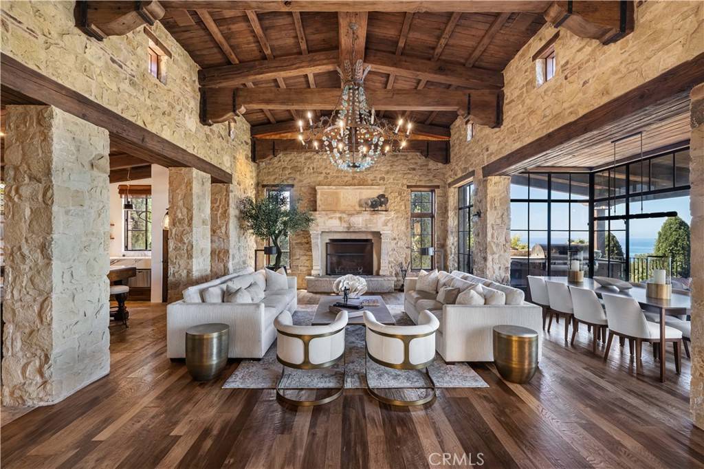 Laguna Beach, CA 92651,640 Diamond ST