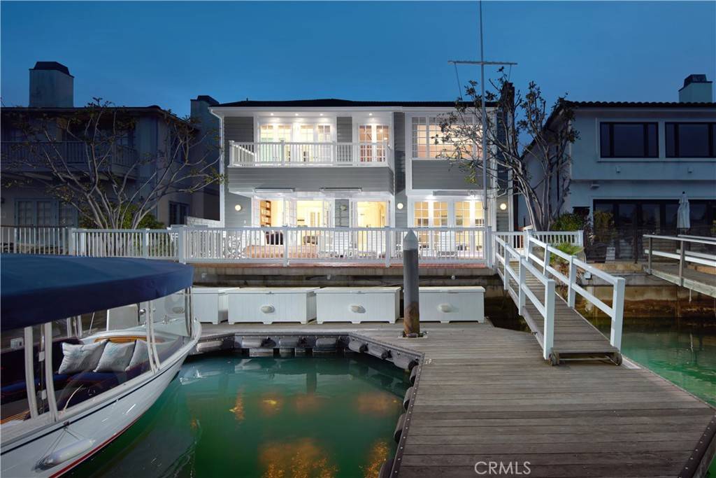 Newport Beach, CA 92660,736 Harbor Island DR
