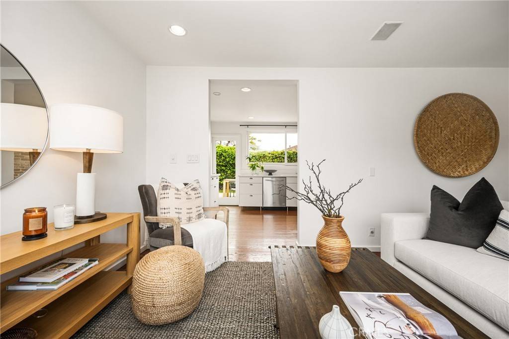 Costa Mesa, CA 92627,939 Oak Street