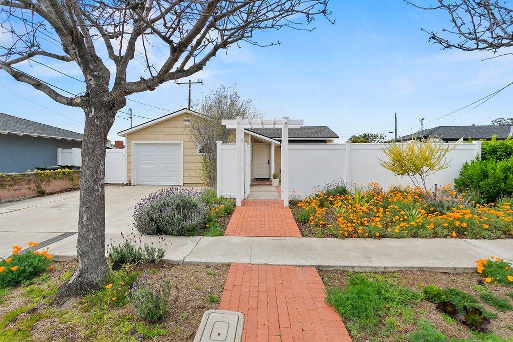 Costa Mesa, CA 92627,2077 Orange Avenue