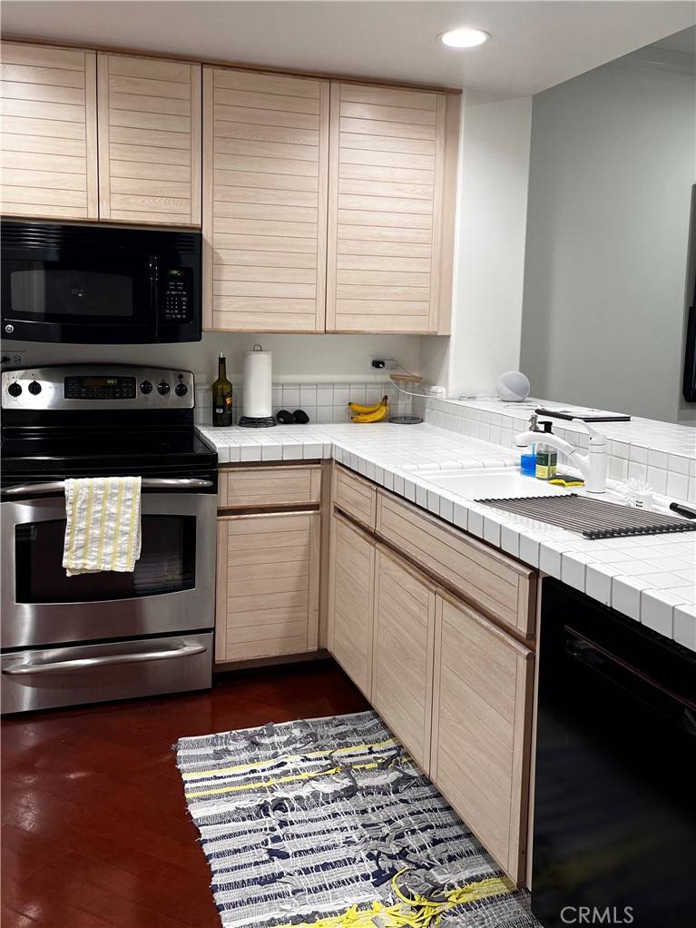 Irvine, CA 92612,2243 Martin #409