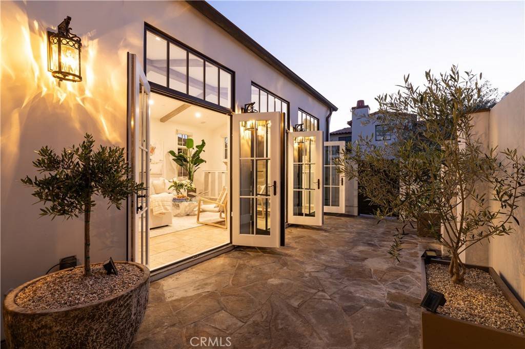 Newport Beach, CA 92663,110 Via Orvieto