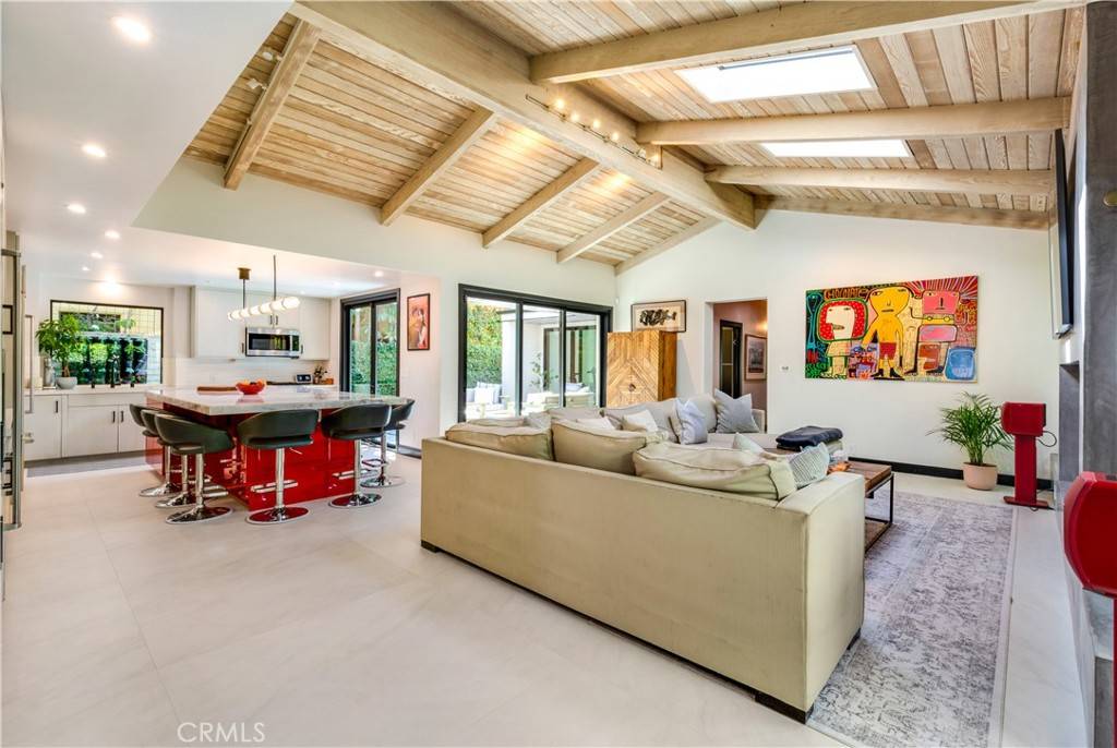 Newport Beach, CA 92663,203 Via Ravenna