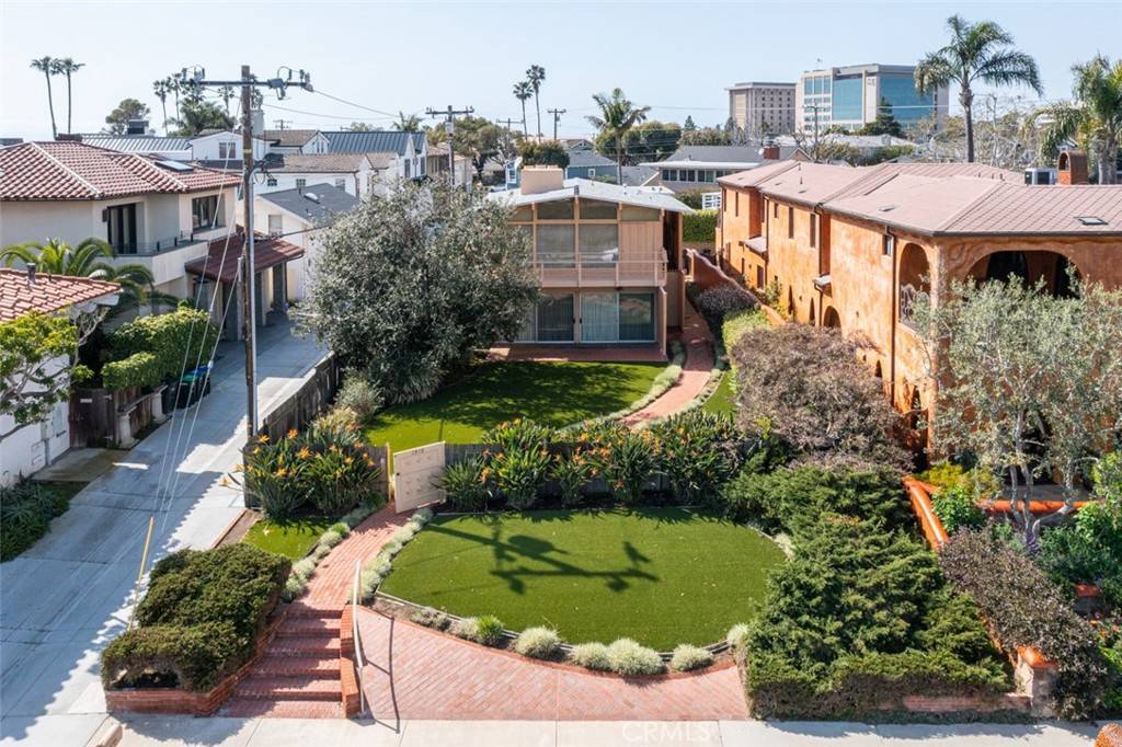 Newport Beach, CA 92663,2918 Cliff DR