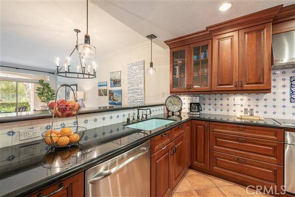 Newport Beach, CA 92660,204 Villa Point DR