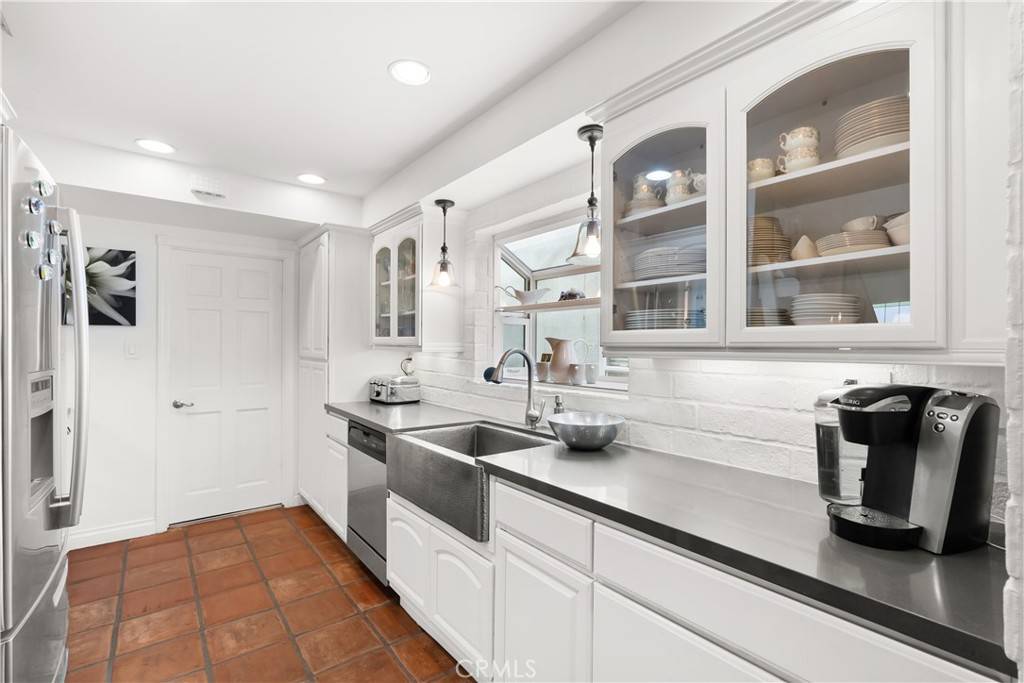 Newport Beach, CA 92663,354 62nd ST