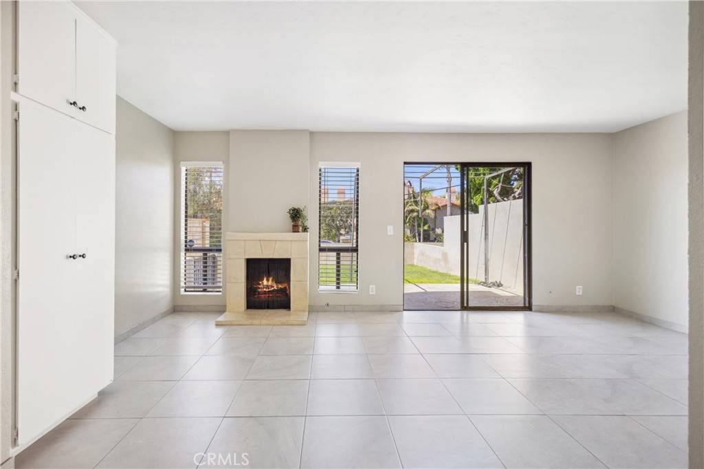 Newport Beach, CA 92663,3304 Clay ST