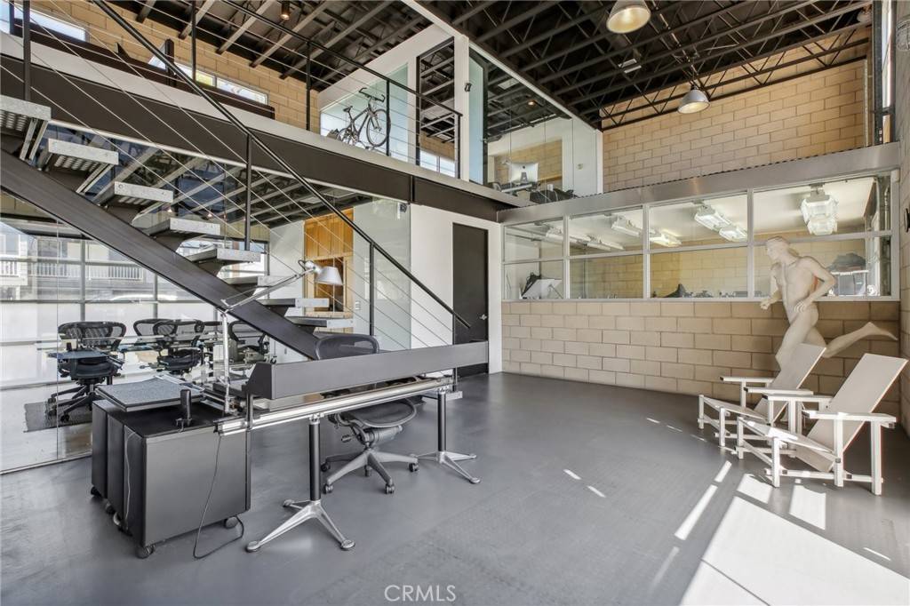 Newport Beach, CA 92663,411 30th ST