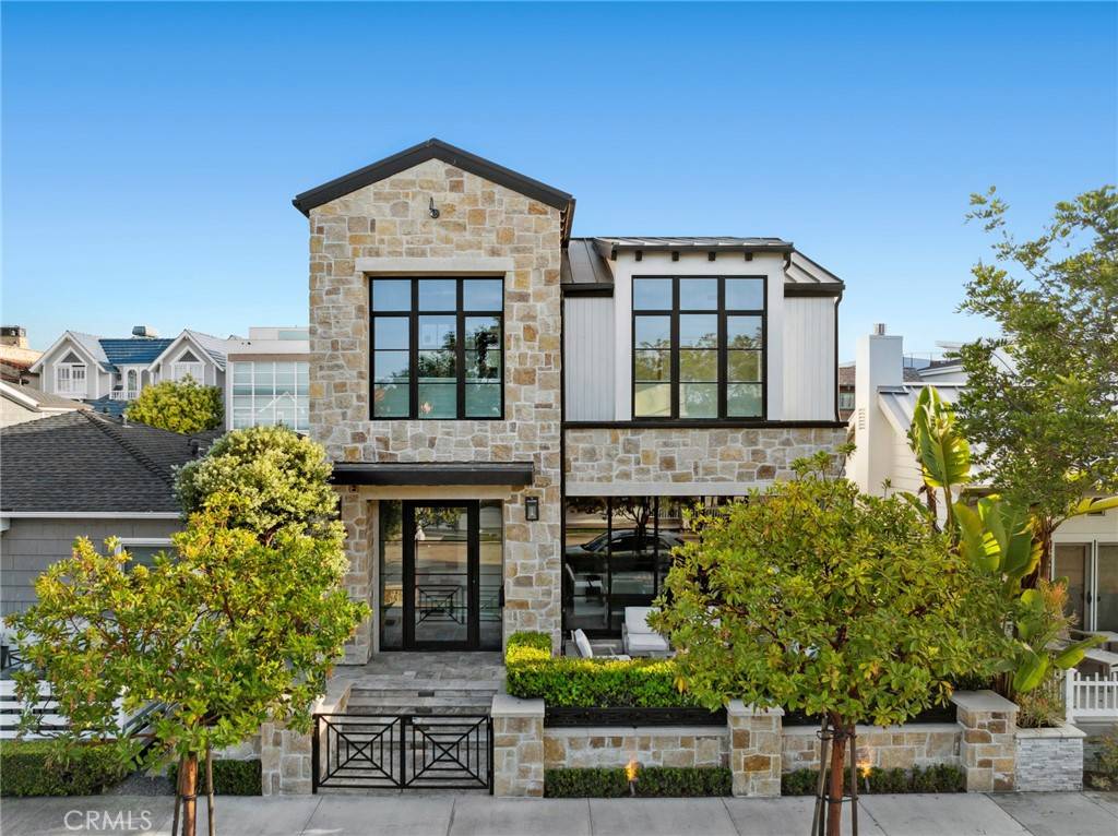 Newport Beach, CA 92661,2045 E Ocean BLVD