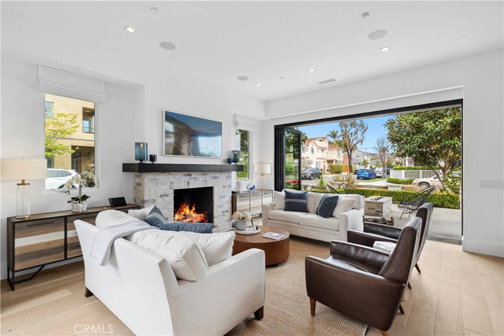 Corona Del Mar, CA 92625,429 Marigold AVE