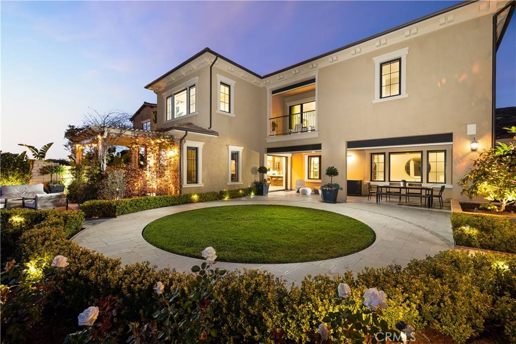 Irvine, CA 92602,212 Clear Falls