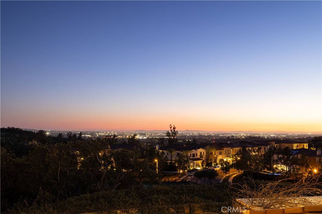 Irvine, CA 92602,212 Clear Falls