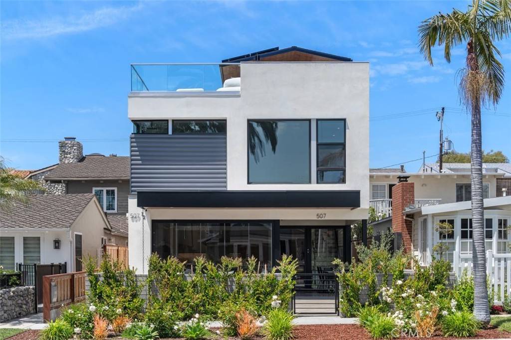 Corona Del Mar, CA 92625,507 Marguerite AVE