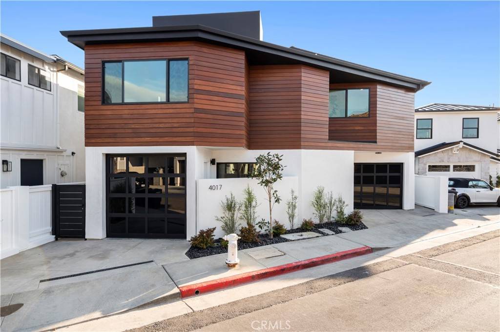 Newport Beach, CA 92663,4017 Channel PL