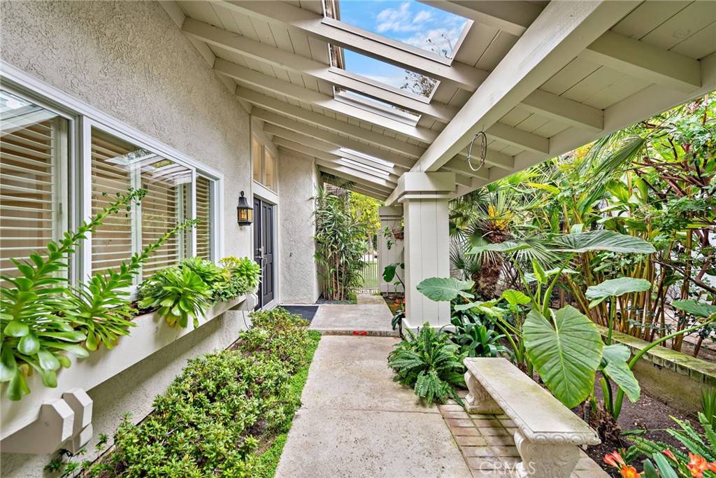 Corona Del Mar, CA 92625,18 Shoal DR