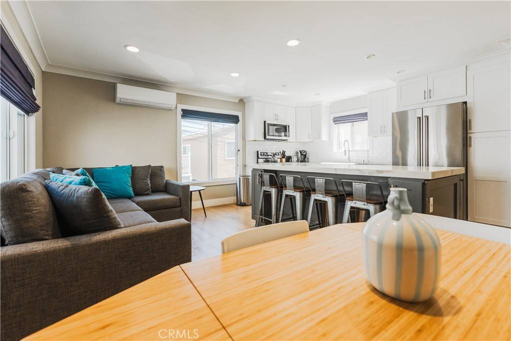Newport Beach, CA 92663,312 36th ST