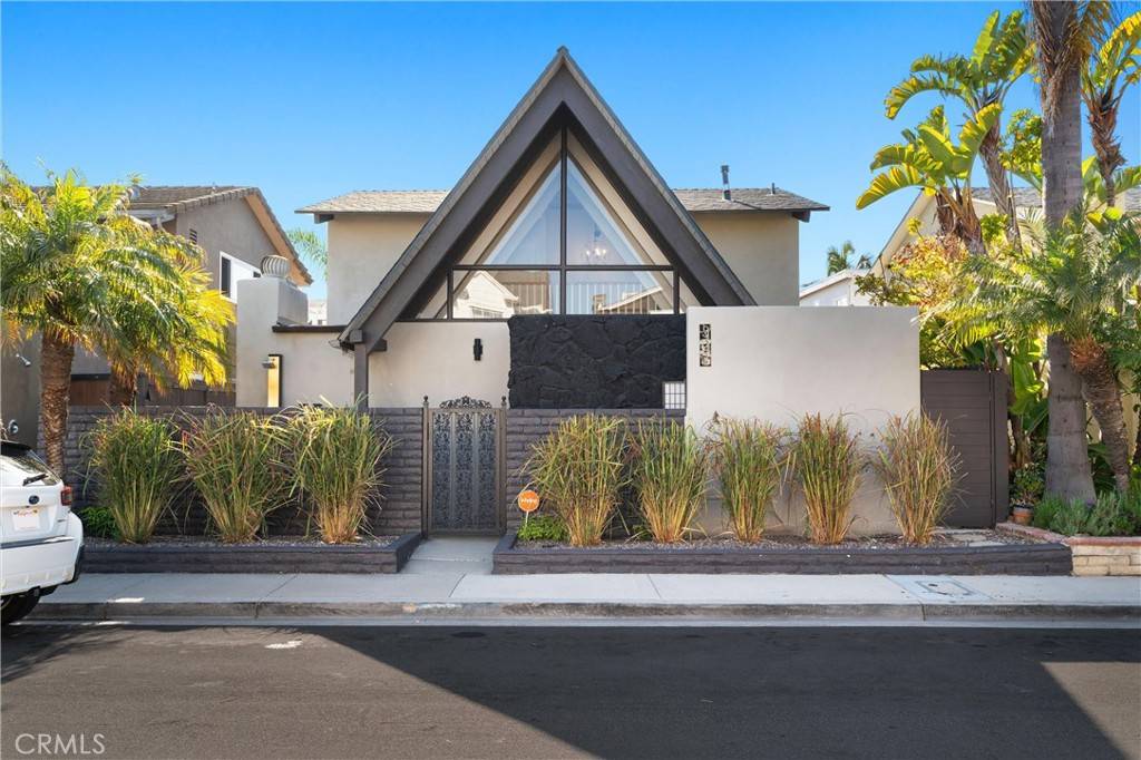 Newport Beach, CA 92663,327 62nd ST