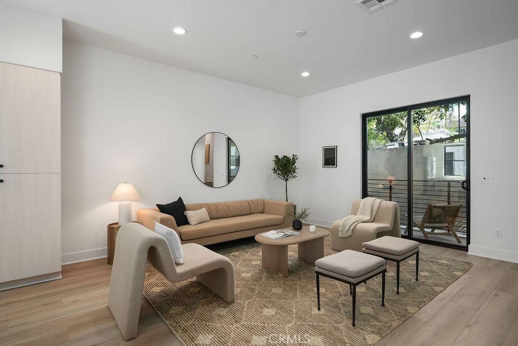 Los Angeles, CA 90026,1320 W Cannon DR