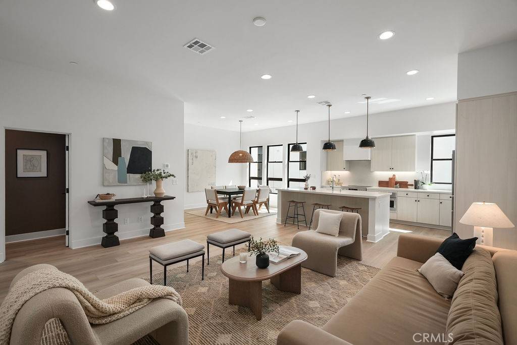 Los Angeles, CA 90026,1314 W Cannon DR
