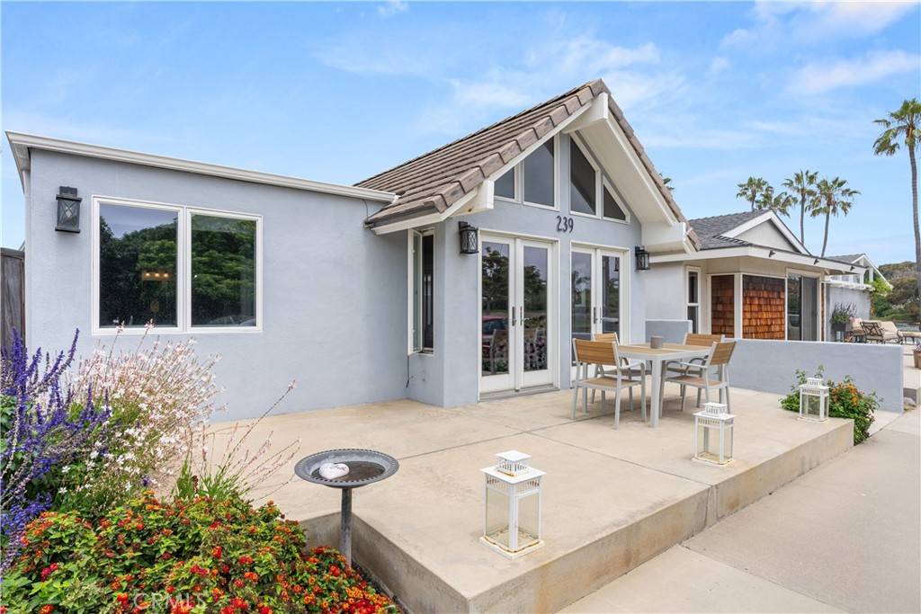Newport Beach, CA 92663,239 61st ST