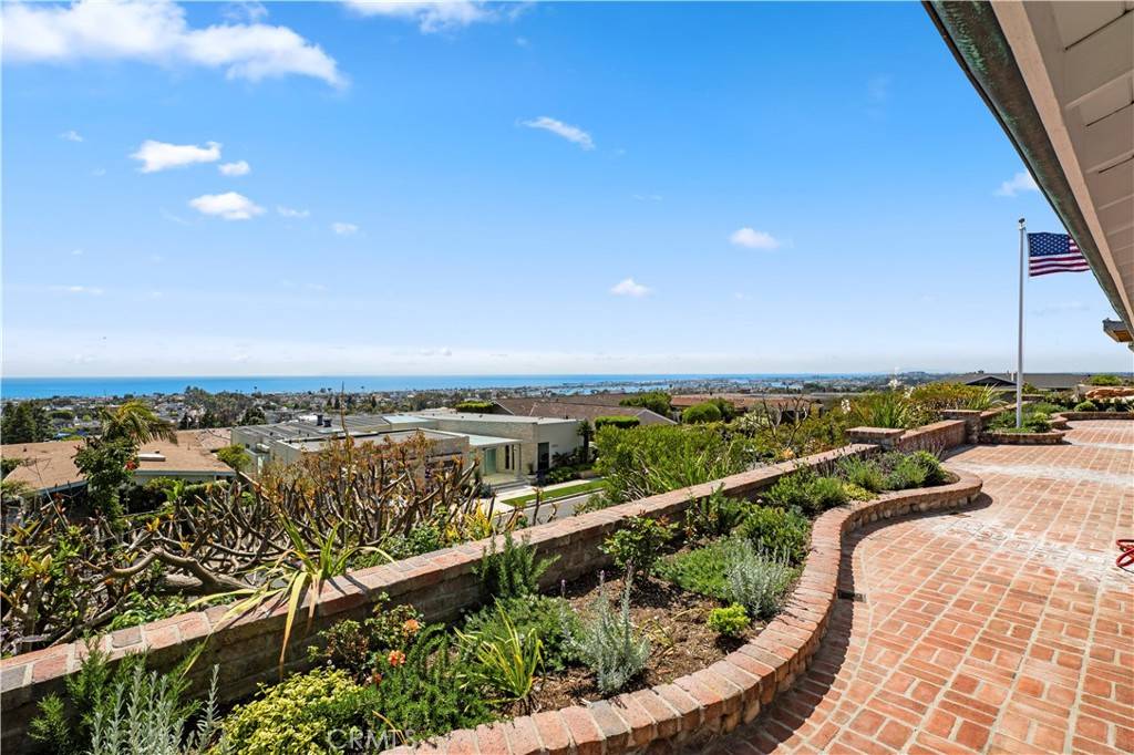 Corona Del Mar, CA 92625,2801 Pebble DR
