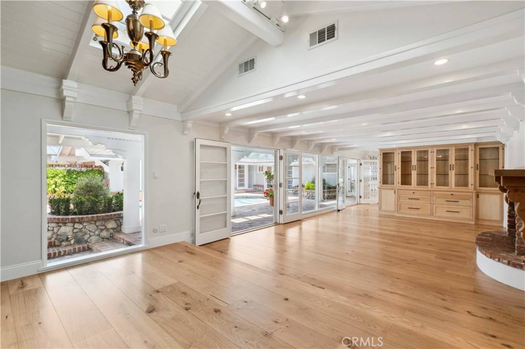 Corona Del Mar, CA 92625,2801 Pebble DR