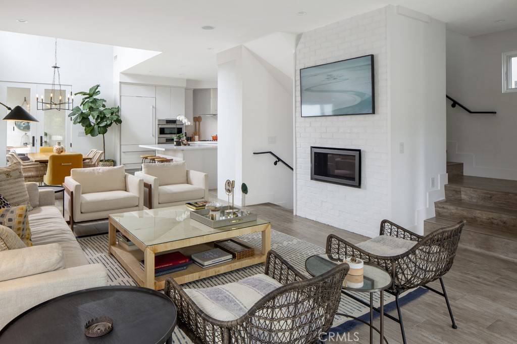 Corona Del Mar, CA 92625,617 Poppy AVE