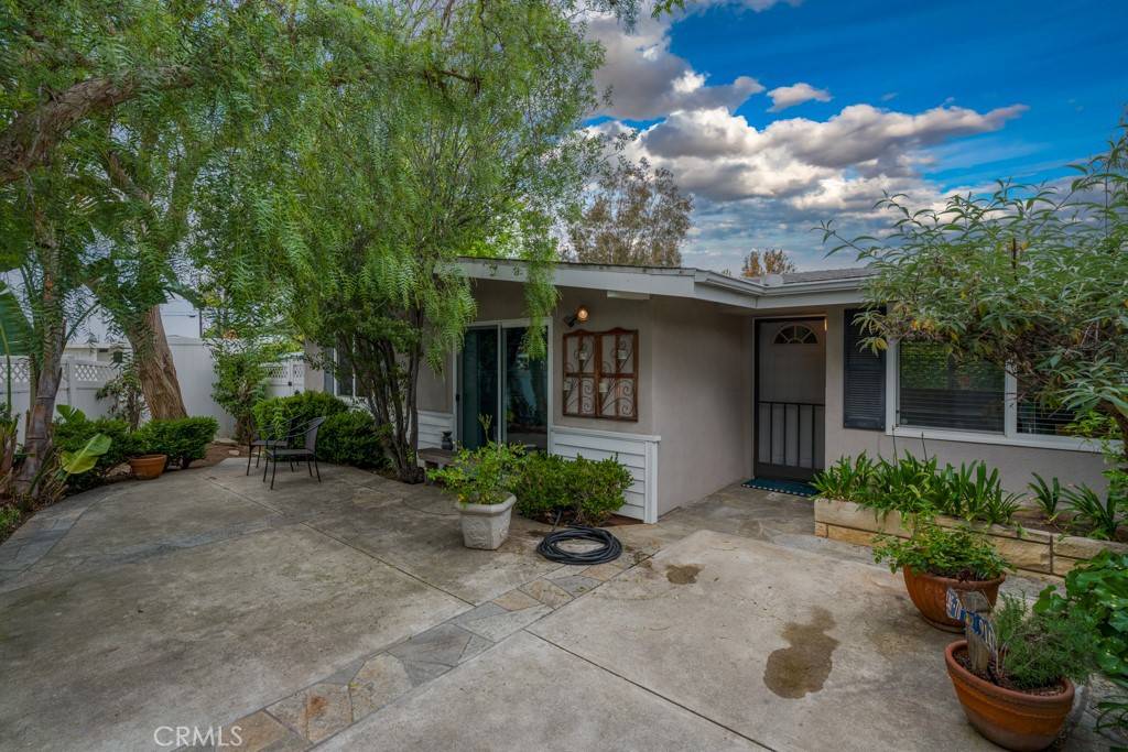 Costa Mesa, CA 92626,208 Dartmouth PL
