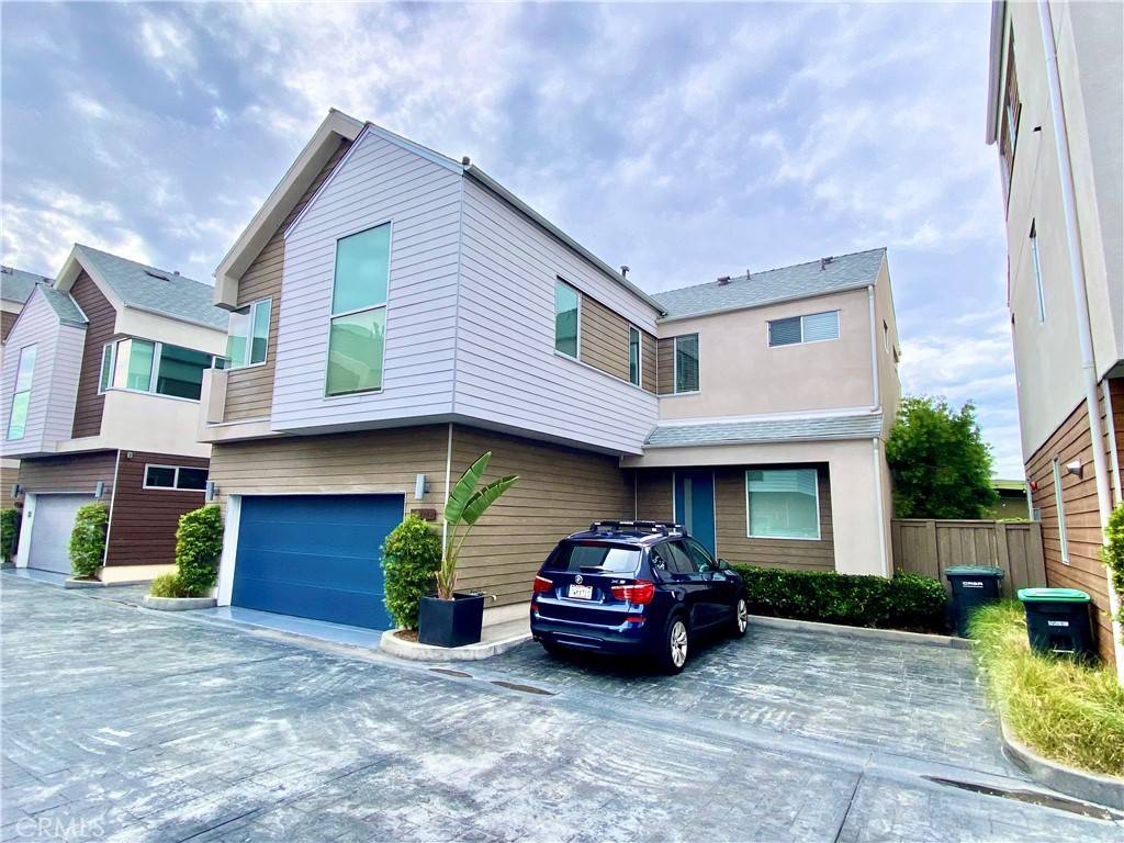 Costa Mesa, CA 92627,1943 Vitae PL