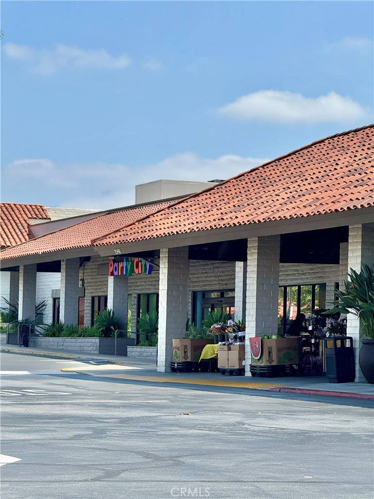 Mission Viejo, CA 92692,25410 Marguerite Pkwy